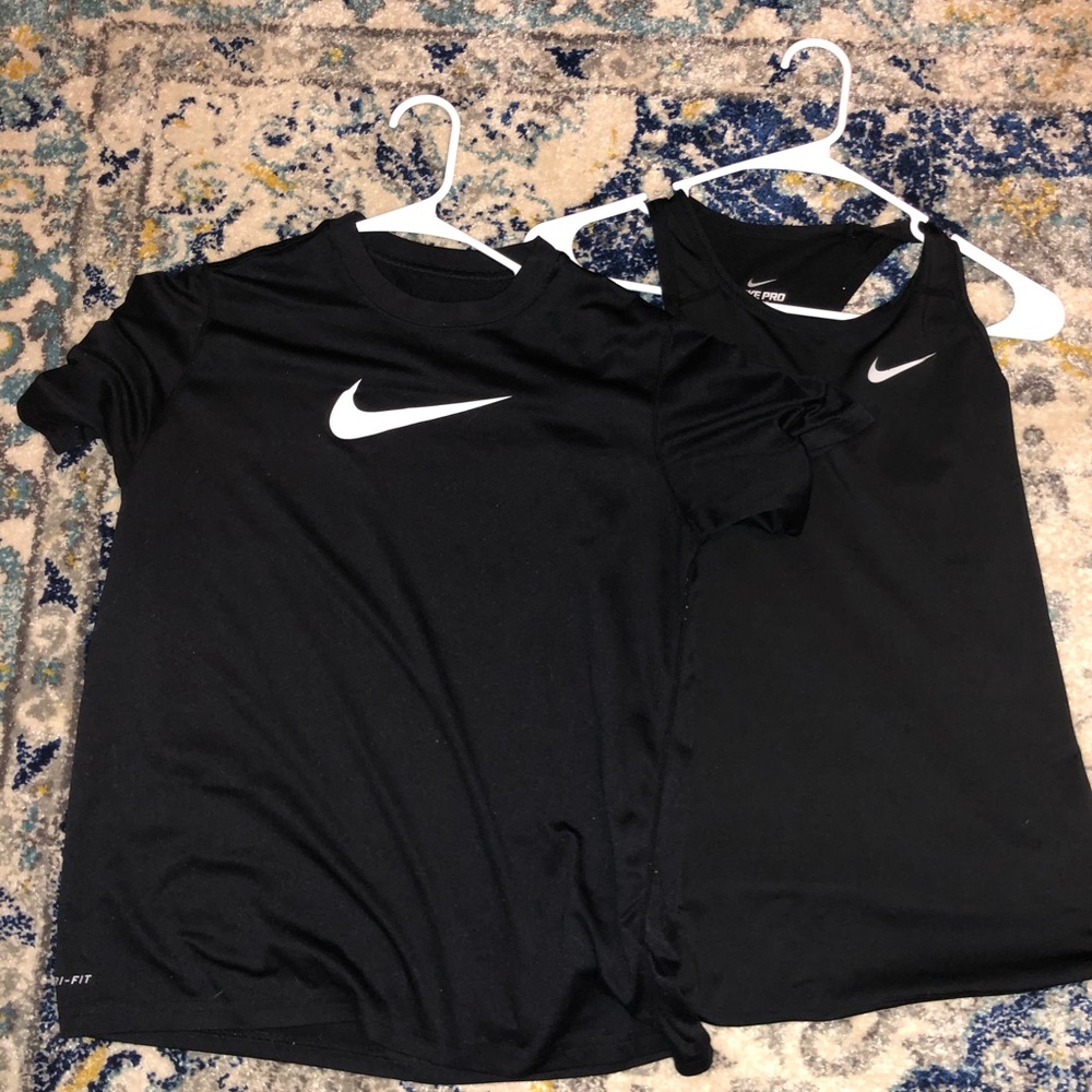2 large Nike shirts absolutely no flaws
